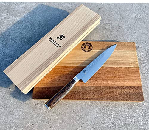Kai TDM-1701 Shun Premier Tim Mälzer Messer Serie | japanisches Allzweckmesser | 15 cm Damastklinge mit Hammerschlag + Schneidebrett Fassholzbrett 25x15 cm VK: 199,-