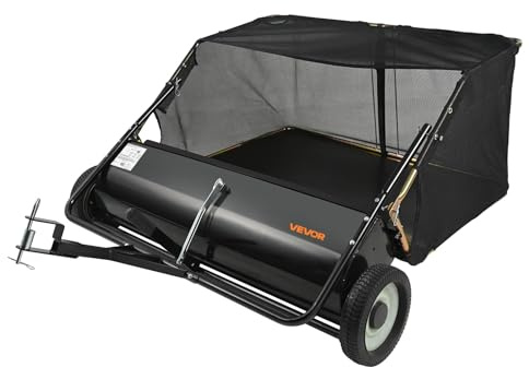 VEVOR Balayeuse à Gazon Tractée, 127 cm, Balai Ramasseur Herbes et Feuilles, Grande Capacité 736 L, Robuste et Réglable en Hauteur, pour Balayer Débris Secs Mauvaises Herbes de Jardin, Pelouse, Ferme