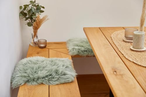 LUXOR living Sitzkissen, Schaffell echt, Lammfell, eckig 34 x 34 cm Salbei | 4 Kissen, Obermaterial 100% Wolle, Rückseite gegerbtes Leder, Sitzunterlage für Stühle und Bänke