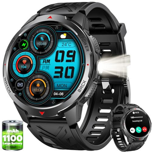 Montre Connectée Homme Sport Smartwatch - LED Lampe Torche 1100mAH Batterie 1.80 HD Écran 3ATM Étanche Appels Bluetooth 123 Modes Sportifs Sommeil Fréquence Cardiaque SPO2 Podomètre pour iOS Android