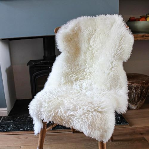 URBAN BUCK Sheepskin Natural Fluffy Fur Rug Genuine Single Pelt Luxury 2 x 3 Ivory White Sheep Skin Area Rug for Bedroom (24Inch x 36Inch, 60.96cm x 91.44cm)