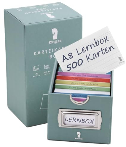 RÖSSLER Karteikarten Box | Karteikasten zum Lernen von Vokabeln - 500 Karteikarten + 10 Trennkarten | Mit Edelstahl Beschriftungsrahmen, Griffring & linierten 200g/m2 Lernkarten (Opal, A8)