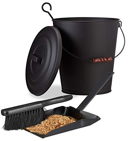 Relaxdays 2 TLG. Kaminreinigungs-Set, Ascheeimer, Kehrgarnitur, Stahl, Deckel, Henkel, Holzgriff, 24 Liter, flach, schwarz
