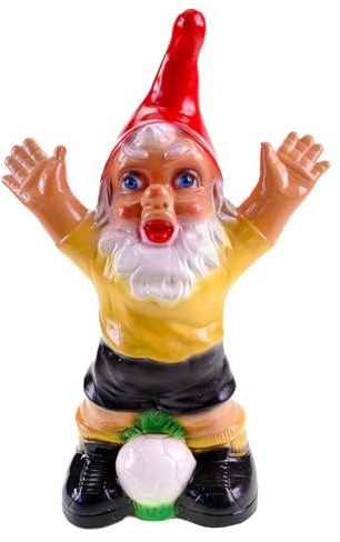 Kremers Schatzkiste Gartenzwerg Fußballer Jubelnd Wetterfester PVC 36x26 cm Gnom - Made in Germany - Doppelt Lackiert - UV-Schutz - Bruchfest - Perfekte Fußball-Deko für Garten und Terrasse