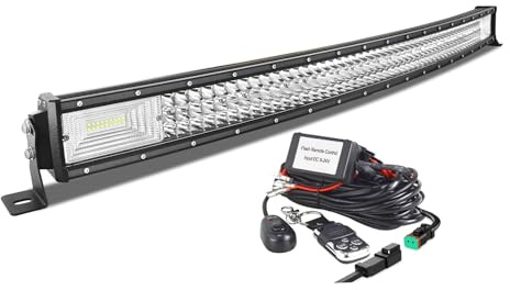 AUXTINGS 82 cm Courbé Barre lumineuse 405W Feux Antibrouillard LED avec 12V télécommande stroboscopique Kit de câblage 6000K 3 Rangées Etanche LED Projecteur pour Voiture Camion Tracteur,IP67