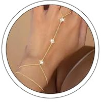 Nymora 14K - Bracelet-mains plaqué or pour femmes, Cadeaux de la Saint-Valentin : Bracelet-mains fin avec zircon cubique, trèfle, papillon, croix et cœur, Bijoux-cadeaux pour femmes