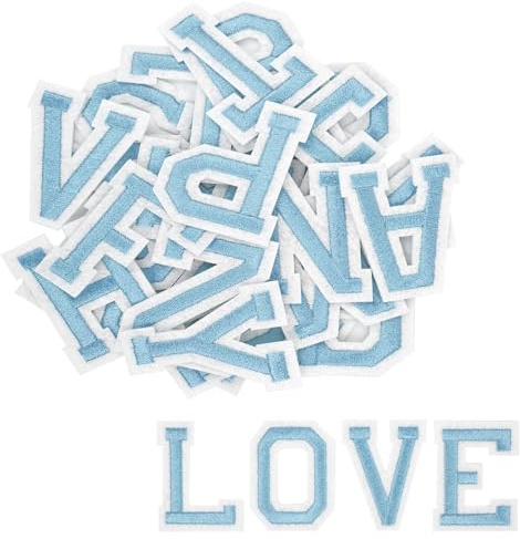 REEKNOKOL 52 Stück Bügelbuchstaben, A bis Z Bügelflicken, Aufbügelbare Buchstaben für Kleidung, Reparaturflicken für Jacken, Hemden, Hüte, Taschen, Jeans, DIY-Projekte (Hellblau)