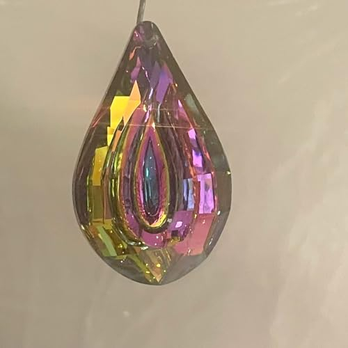 Großes Kristall Prisma zum hängen Feng Shui Sun Catcher irisierend Fensterdekoration Fensterhänger Höhe 7,6 cm Breite 4,7 cm mit Faden zum aufhängen