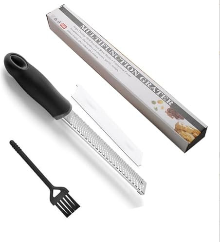 Käsereibe Zitronenreibe Zester Reibe Fein Parmesanreibe Handreibe Rasiermesserscharfe Premium Edelstahl Reibeoberfläche -Spülmaschinengeeignet inkl. Schutzabdeckung &Reinigungsbürste für Hartkäse, Zit