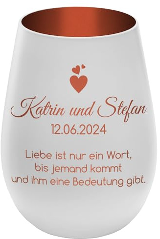 Windlicht mit Gravur ''In Love'' - Weiß/Kupfer - personalisierbarer Glas Teelichthalter mit Namen, Daten, Wunschtext - Höhe 12 cm - Geschenk zu Valentinstag Hochzeit Verlobung Jahrestag