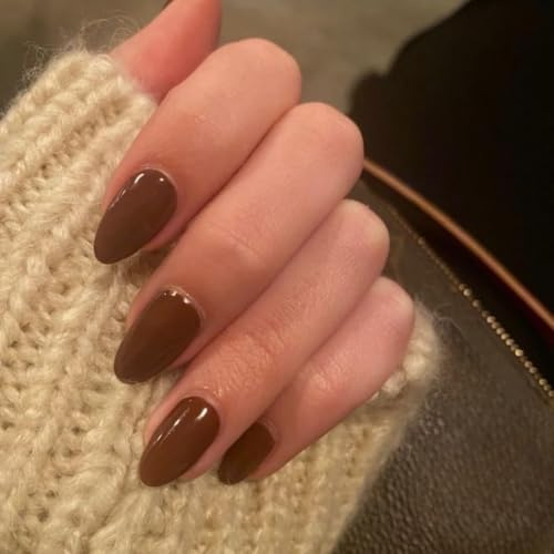 KQueenest Hell Braun Press On Nails Kurz, Acryl Nägel zum Aufkleben Kurz Runde, Einfarbig Fake Nails Mandel Fingernägel zum aufkleben, Glänzende Gel Kunstnägel für Frauen Alltagstauglich 24 Stück