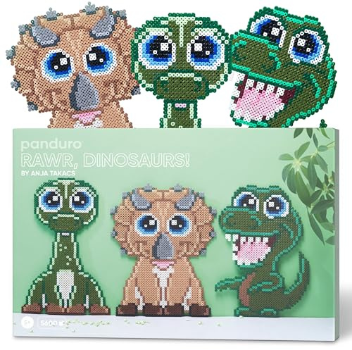 Panduro Bügelperlen Rawr Dinosaurier-Set von Anja Takacs – 5600 Midi Bügelperlen Ø5 mm – 3 Dinosaurier mit 4 Steckbrettern, Bügelpapier und Mustern – Für Kinder ab 5 Jahren.