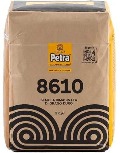 5 Kg Petra 8610 Semola Rimacinata di Grano Duro – Alta Qualità Professionale, Macinazione Dolce a Cilindri, Ideale per Pane, Pizza in Teglia, Focacce e Lievitati - Colore Giallo Ambrato Naturale