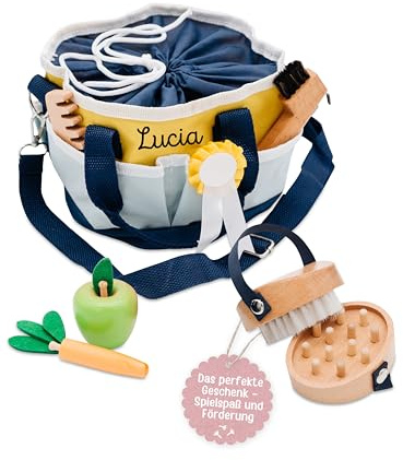 wunderwunsch Hobby Horsing Zubehör, Small Foot Pferdepflege-Set mit Tasche, kindgerechte Utensilien aus Holz, Zubehör für Hobby-Horsing, personalisiert mit deinem Wunschnamen