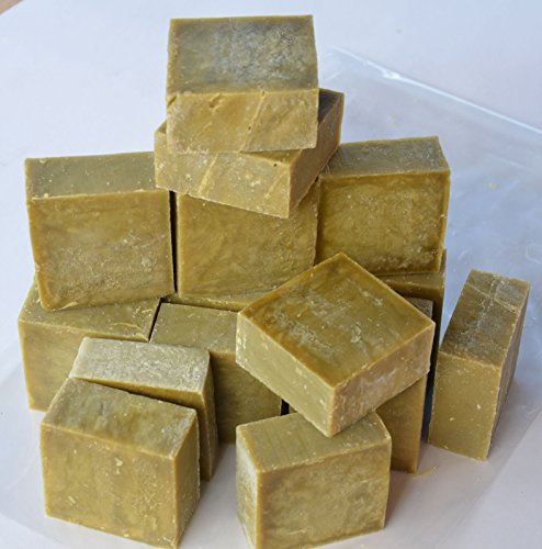 Set di 16-18 saponi di Marsiglia grezzi, purissimi, all’olio d’oliva. Saponette da 80-100 g, Peso totale minimo 1,4 kg