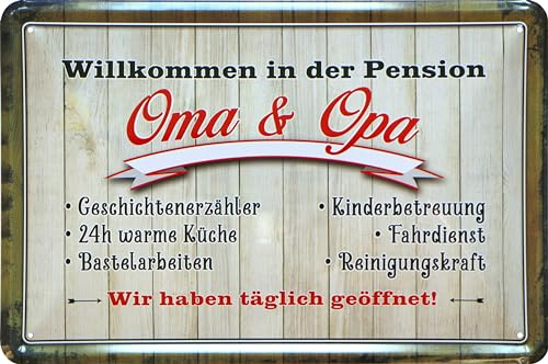 WOGEKA ART Retro Blechschild - Willkommen in der Pension Oma und Opa - lustiger Spruch als Geschenk-Idee zur Deko, 20 x 30 cm, aus Metall im Vintage Design 748