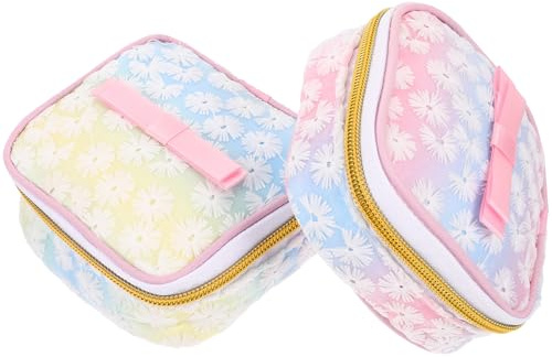 MALUGOGO Lot de 2 pochettes de rangement pour serviettes hygiéniques brodées pour les voyages et une utilisation quotidienne Couleur aléatoire avec grande capacité pour serviettes cosmétiques et