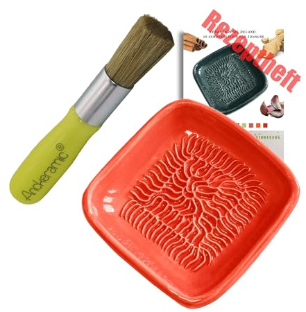 ANCKERAMIC® Ceramico Reibeteller & Backpinsel mit Naturborsten, Set aus Keramik für Knoblauch, Ingwer, Muskat, Handmade (Rot/Gelb)