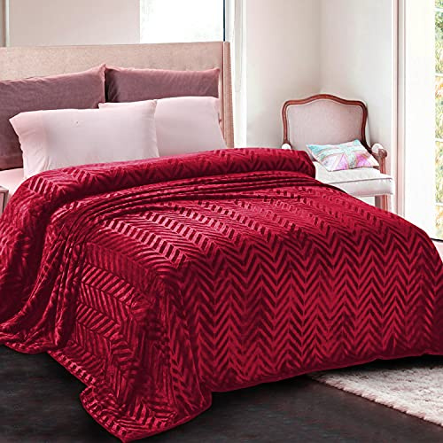 Whale Flotilla Kuscheldecke Flauschig 150x200 cm Sofadecke Fleecedecke | Weiche, Leichte, Kuschelige Tagesdecke, Wohndecke mit Chevronmuster, Warme Flanelldecke, für alle Jahreszeiten, Rot
