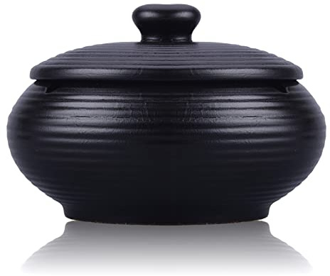 LAUYOO Ceramic Ashtray with Lid，Waterproof, Outdoor Cigarettes Ashtrays, Cigar Ash holder for Smoker, Decorative Smoking Ash Tray for Home Patio Décor Handmade Nice Gift for Women Men (Black)
