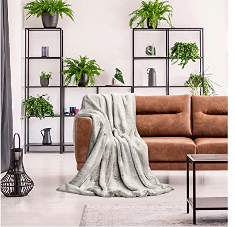 BALOU LIVING Kuscheldecke Felloptik 150x200 cm - kuschelige Kunstfelldecke - Felldecke Imitat Tagesdecke Wohndecke, Modell Polarfuchs, grau
