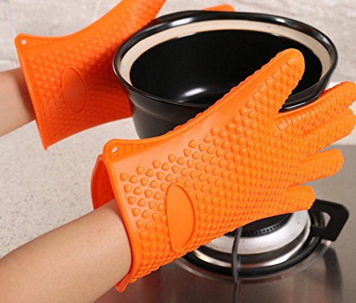 Silicone Oven Gloves Heat Resistant, Heavy Duty Silicone Oven Mitts and Pot Holders Nonslip Kitchen Oven Gloves for Cooking Baking Grilling Pack of 2 (orange)