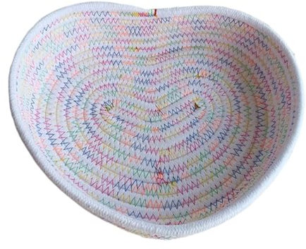 Wisafory Aufbewahrungskorb mit Liebe Form Geflochten Aufbewahrung Mehrzweck Baumwollseil Organizer Regenbogen Flechtkorb Wickeltisch Zubehör für Spielzeug Kleidung Buch Weiß 27 x 22 x 6 cm