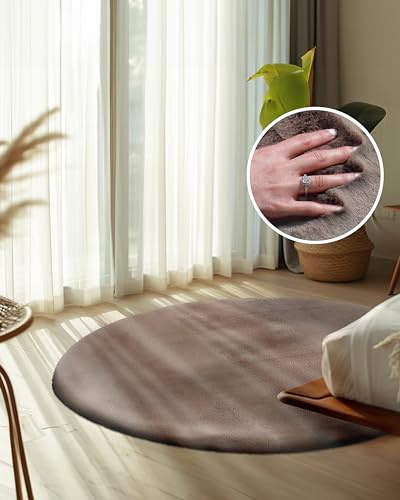 Qiyano Teppich Wanga Hochflor - Fellimitat, flauschig, weich, Soft, kuschelig, einfarbig, Pastell - Wohnzimmer, Schlafzimmer, Kinderzimmer, Büro - Farbe: Taupe, Größe: Ø 120 cm RUND