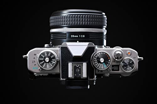 Nikon Z fc KIT Z 28 1:2.8 SPEZ. Edition (20.9 MP, OLED-Sucher mit 2.36 Millionen Bildpunkten, 11 Bilder pro Sekunde, Hybrid AF mit Fokus-Assistent, ISO 100-51.200, 4K UHD-Video) Silber/Schwarz