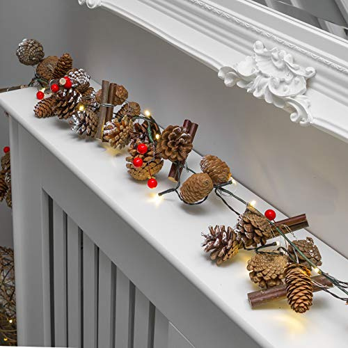 GloBrite 1.5M Pre-Lit Christmas Garland with 20 Warm White LED Lights - Battery Powered Illuminated Wreath with Pine Cones Ornament Decor for Indoor Outdoor Fireplace Decor Xmas Tree Party Festive