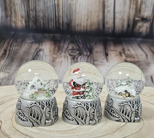 3 süße Mini-Schneekugeln Silber Landschaft | Hüttenzauber, Weihnachtsmann, verschneite Berge | Weihnachten & Wichtelzauber | Breite 45mm Höhe 65mm | 20311abc