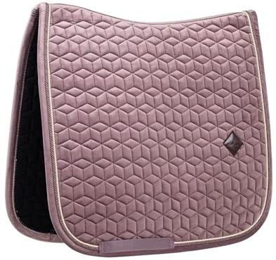 Kentucky Horsewear Satteldecke Velvet Dressur – Helllila Schabracke – Dressurform mit Doppelkordel – Atmungsaktiv – Maschinenwaschbar