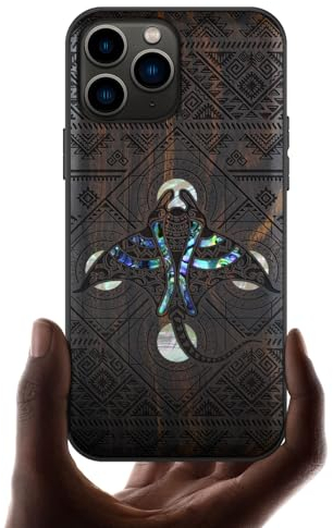 Carveit Étui pour iPhone 11 Pro Coque [Gravure en Bois et Incrustation de Coquille] Cover Compatible avec Apple 11 Pro Luxe et Case Etui Bois (Bois Sombre-Die Stammes-Manta-Rochen)