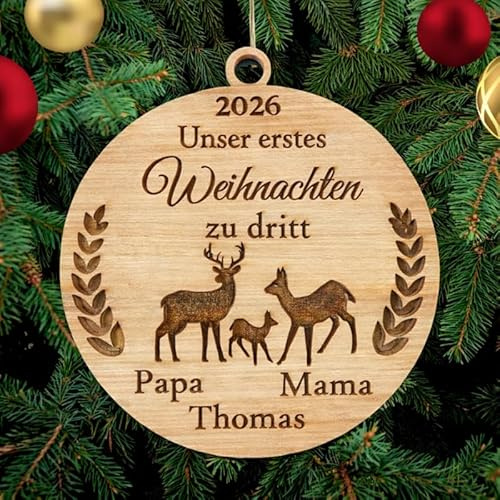Personalisierte Unser Erstes Weihnachten zu dritt mit Namen Christbaumschmuck mit Namen Weihnachtsdeko aus Holz Weihnachtsbaum Deko Weihnachtsdekoration Ornament Weihnachtsbaumschmuck