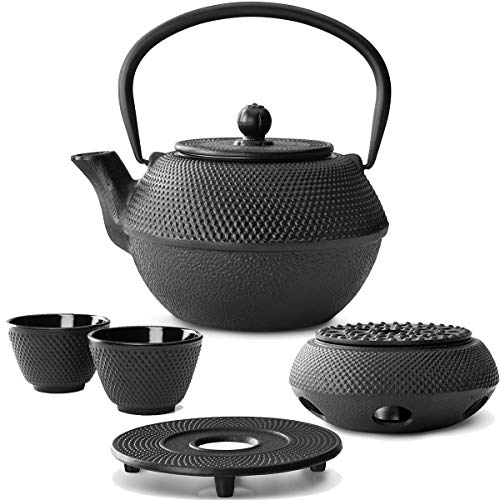 Bredemeijer Teekanne asiatisch Gusseisen Set 1.1 Liter mit Henkel & Edelstahl Tee-Filter Sieb-Einsatz für losen Tee & Stövchen & Untersetzer und 2 Teebecher