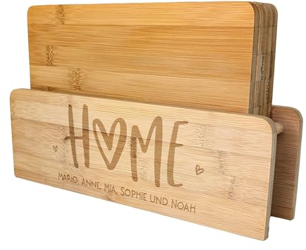 Herz & Heim® 5er Set Bambus Frühstücksbrettchen mit personalisiertem Ständer – Küchenbrettchen mit Gravur – Schneidebretter als Geschenkidee – Holzbrettchen mit Ständer (Home)