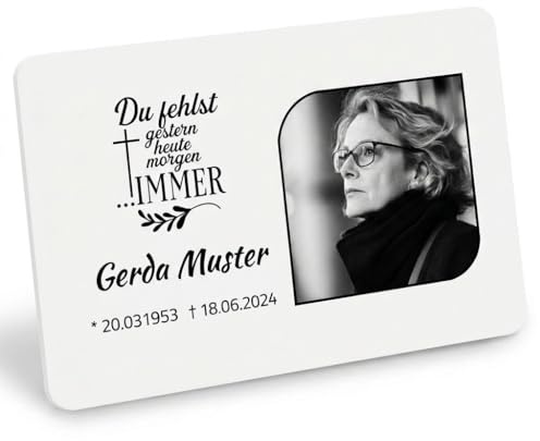 Jung Edelstahl Design Personalisierte Gedenktafel mit Foto & Text – Edelstahl V2A mit Acryl-Oberplatte, wetterfest – Andenken für Grab, Erinnerung & Trauer (Weiß, Teilweise abgerundet)