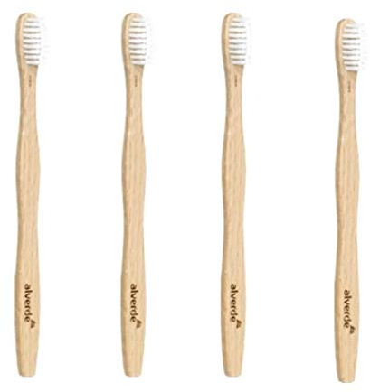 alverde NATURKOSMETIK Holzzahnbürste, 4 Stück Pack aus FSC-zertifiziertem Buchenholz
