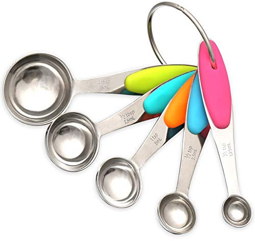 H&S Edelstahl Messlöffel 5er Set zum Backen und Kochen – 5x Edelstahl-Küchenlöffel in verschiedenen Größen – Dosierlöffel mit Aufbewahrungsring aus Metall - Dosierlöffel verschiedene Größen - Teemaß
