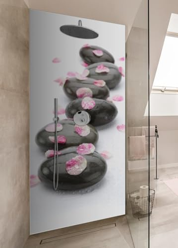 Wallario Selbstklebende Duschrückwand 70 x 190 cm mit Motiv Dunkle Steine mit Blütenblättern - Wandverkleidung Fließenersatz mit Hochglanzlaminat in Glasoptik
