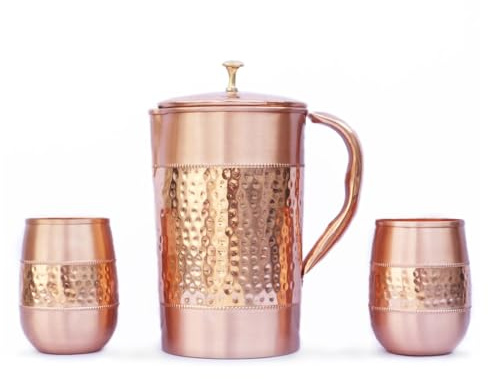 Carafe à eau en cuivre pur avec 2 gobelets en cuivre (martelé et motif uni) pour les bienfaits de la santé ayurvédique (avec baril en verre)