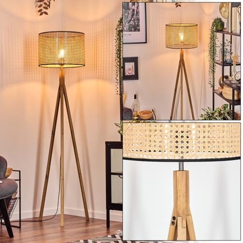 HOFSTEIN Stehleuchte Ramila, Stehlampe mit Holzfuß im skandinavischen Design, Boho-Style mit Schirm aus Rattan, Ø 40 cm, E27, Höhe 164 cm, Fußschalter - Wohnzimmer, Schlafzimmer, Esszimmer, Flur
