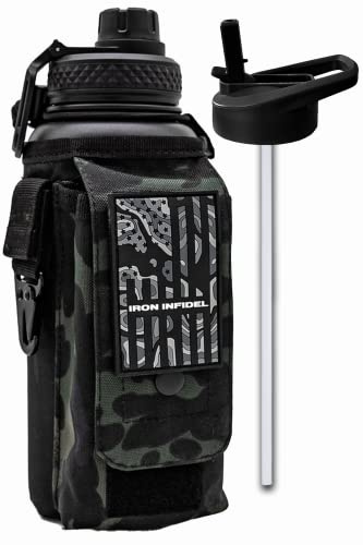 Iron Infidel Battle Bottle - Botella de agua aislada de 32 onzas con tapa con popote y tapa para beber, termo táctico de metal de acero inoxidable con funda resistente y extraíble para llaves,