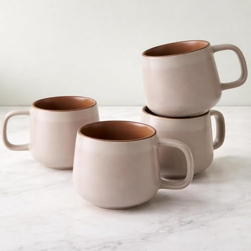 Ava Nord Små Kaffemuggar i Stengods | Set om 4 | 180 ml | Rosé Sand | Blyfri, Giftfri, Tål Frys, Mikrovågsugn och Diskmaskin, Bekvämt Handtag, Estetisk Nordisk Design för Cappuccino