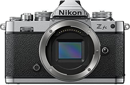 Nikon Z fc Body + Lexar SD 64GB, Mirrorless DX 20.9 MP, ghiere di controllo, mirino elettronico, 4K, monitor angolazione variabile, argento [Nital Card: 4 Anni di Garanzia]