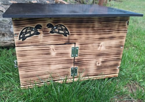 Schildkrötenhaus mit verschließbarem Eingang Boden und abnehmbares Dach aus 18mm starkem Fichtenvollholz geflammt (SK11G)