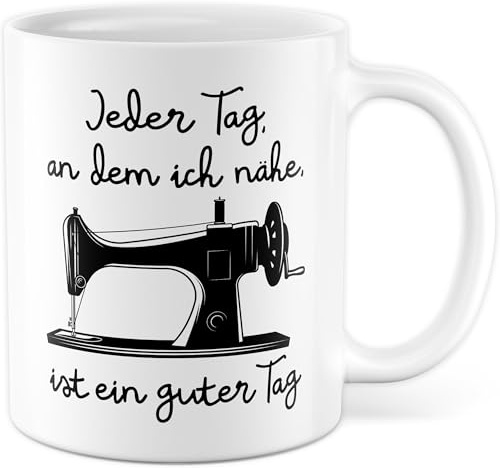 Tasse Nähen Geschenk Ja ich nähe doch mein eigentliches Hobby ist Stoffsammeln Geschenkidee Näherin Nähmaschine Nähzubehör Nähaccesoire Näherin Hobby Kaffee-Becher