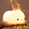 One Fire Nachtlicht Kinder Nachtlicht Baby, 16 Farben+Stilllicht Dimmbar+Fernsteuerung Nachtlampe Kinderzimmer Deko,Weich Silikon Kawaii Hase Nachttischlampe Kinder Kawaii Deko Baby Geschenk Mädchen