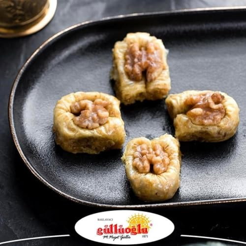 Gulluoglu Rollo de nogal Baklava (1,1 lb - 500 gr / 15 piezas)