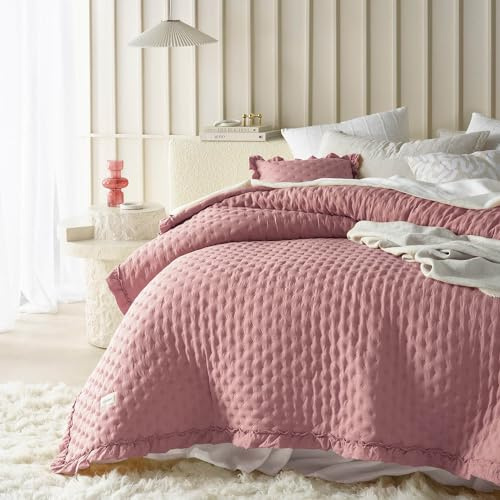 ROOM99 Molly Elegante Tagesdecke in Rosa 220 x 240 cm Vielseitige Wohndecke als Bettüberwurf oder Sofaüberwurf Überwurfdecke für Bett und Sofa Steppdecke Stil Ideal als Bedspread